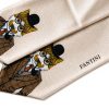 Foulard dans les tons beiges à fixer sur des sacs féminins avec un motif de chat